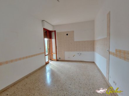 Apartment 112 SQM  with cellar near the center