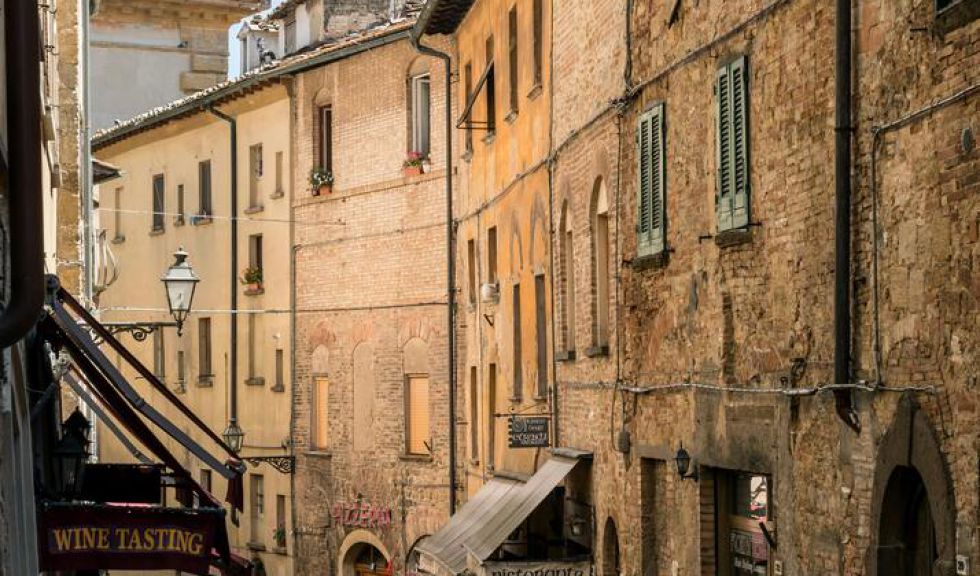 CASE IN CAMPAGNA A VOLTERRA: INVESTIRE IN UN ANGOLO DI PARADISO