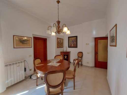 100 sqm apartment in excellent condition in the historic center - 4