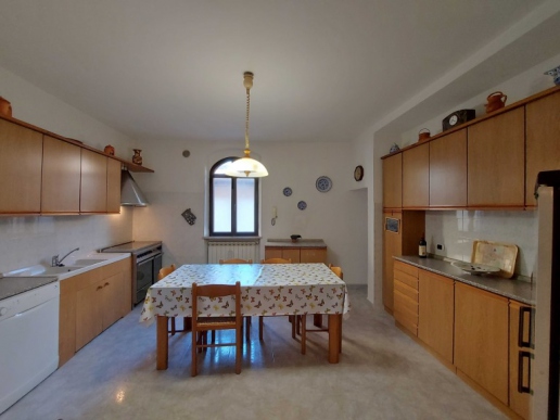 100 sqm apartment in excellent condition in the historic center - 7