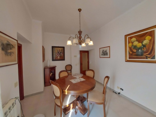 100 sqm apartment in excellent condition in the historic center - 1