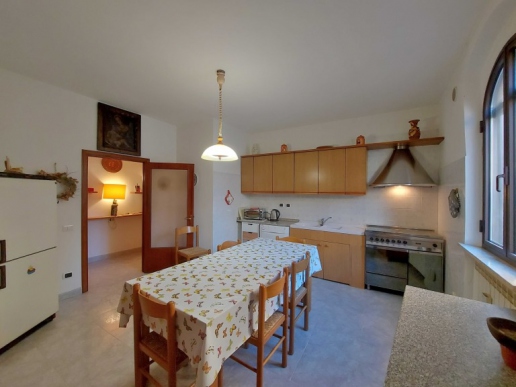 100 sqm apartment in excellent condition in the historic center - 8