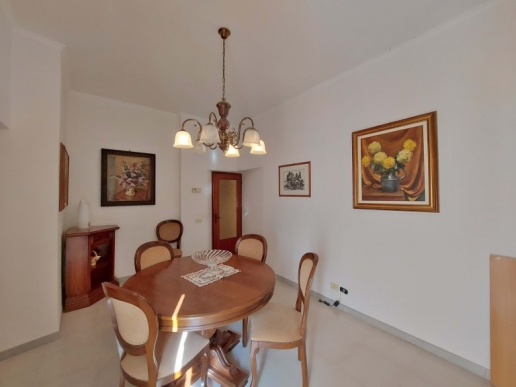 100 sqm apartment in excellent condition in the historic center - 3