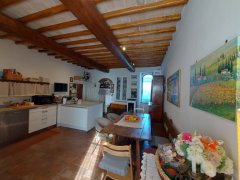 Semi-detached farmhouse 160 sqm in a hilly area with garden - 30
