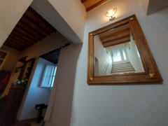 Semi-detached farmhouse 160 sqm in a hilly area with garden - 21