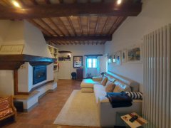 Semi-detached farmhouse 160 sqm in a hilly area with garden - 7