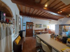 Semi-detached farmhouse 160 sqm in a hilly area with garden - 9