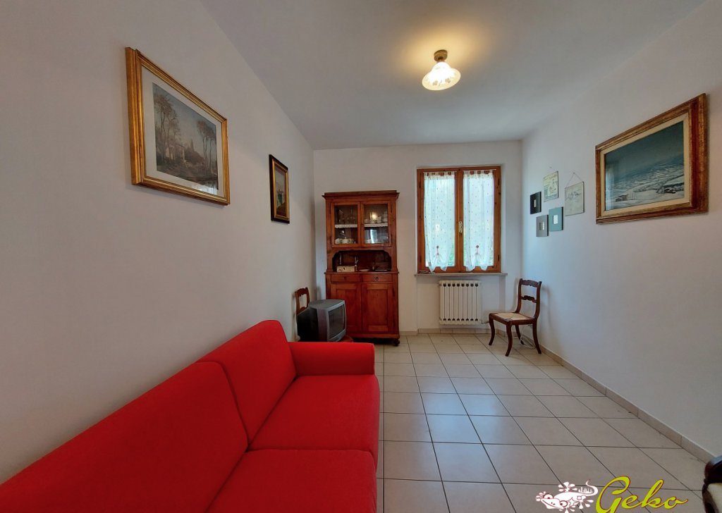 Vendita Appartamenti San Gimignano - Appartamento con garage e terrazzo ! Località Zona residenziale Fuori centro