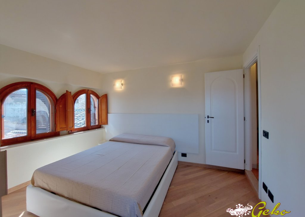 Vendita Appartamenti San Gimignano - Appartamento ristrutturato con giardino  e vista panoramica Località Centro storico