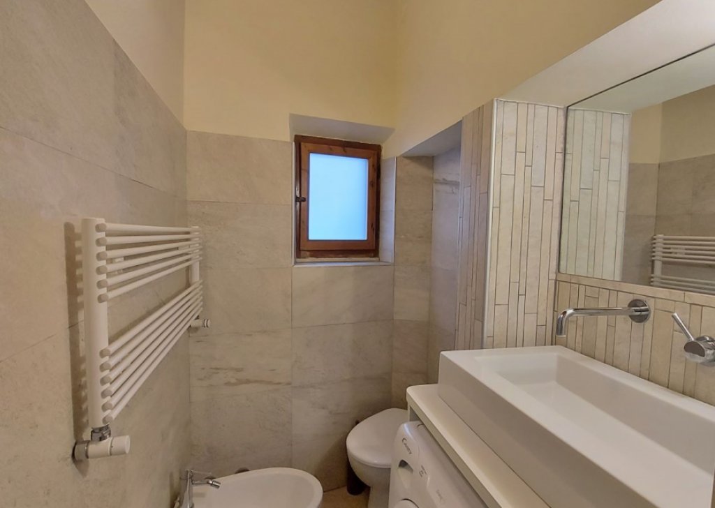 Apartments for sale  75 sqm excellent condition, San Gimignano, locality Centro storico