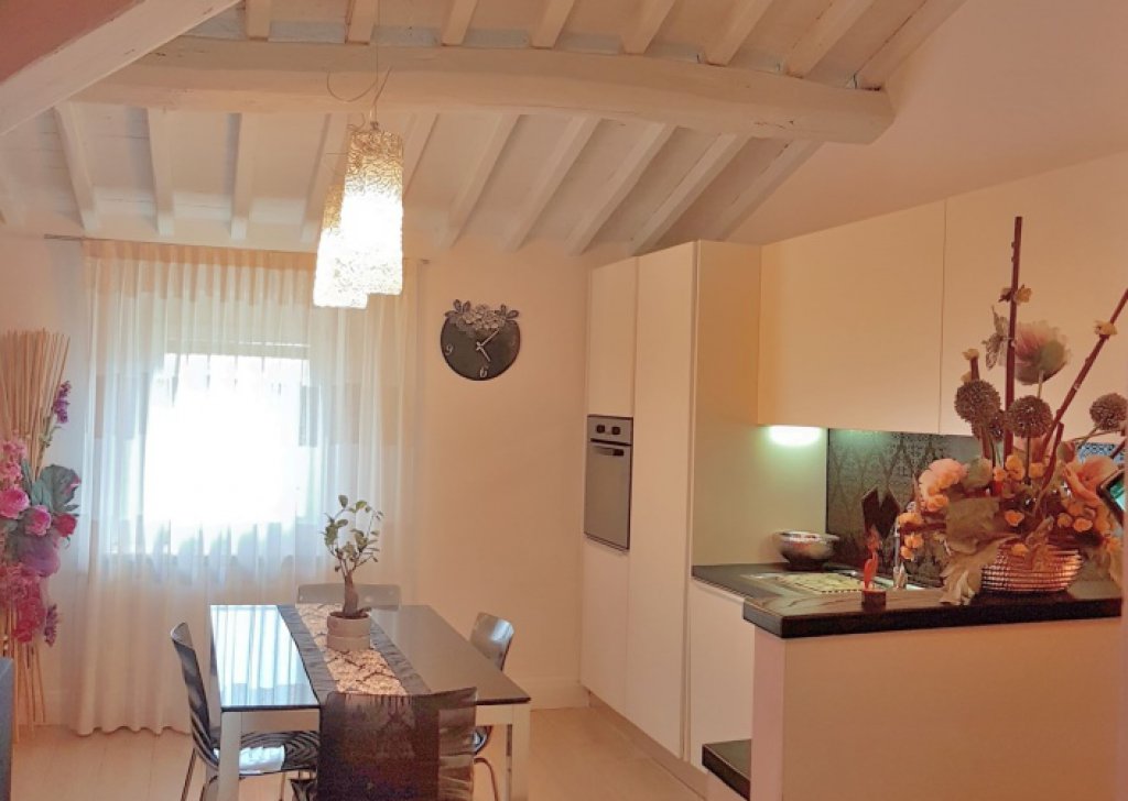 Vendita Appartamenti San Gimignano - NOSTRA ESCLUSIVA Appartamento 80 mq ristrutturato con aria condizionata Località Zona residenziale Fuori centro