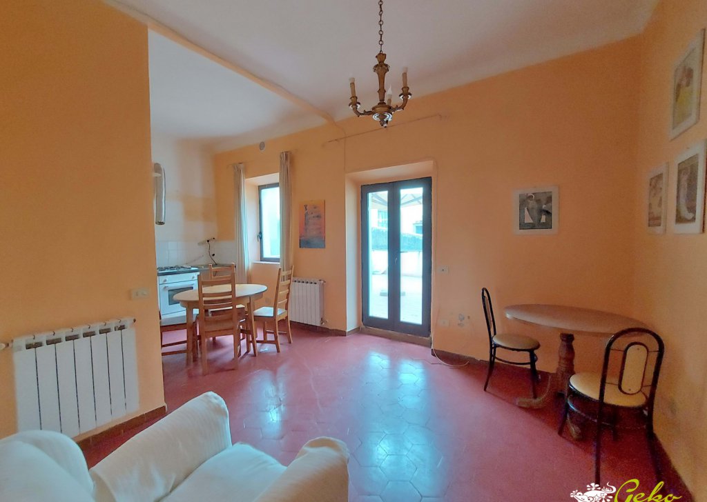 Sale Apartments San Gimignano - Apartment with terrace in the historic center Locality 