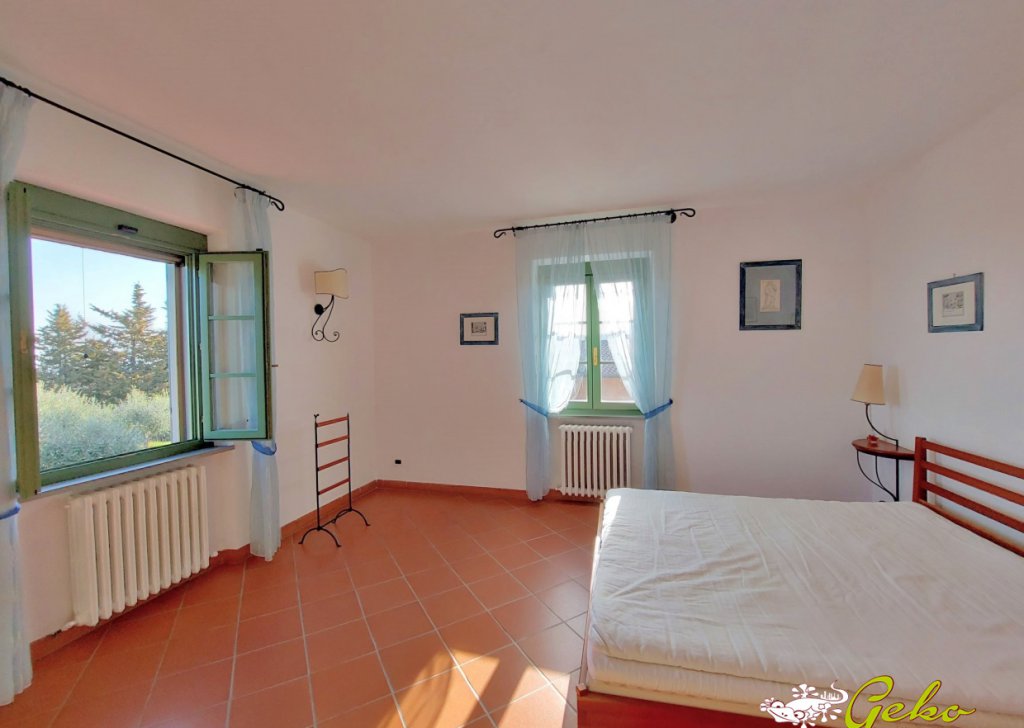 Vendita Appartamenti San Gimignano - * NOSTRA ESCLUSIVA * Incantevole appartamento 80 mq circa  con giardino  garage e piscina Località Zona residenziale Fuori centro