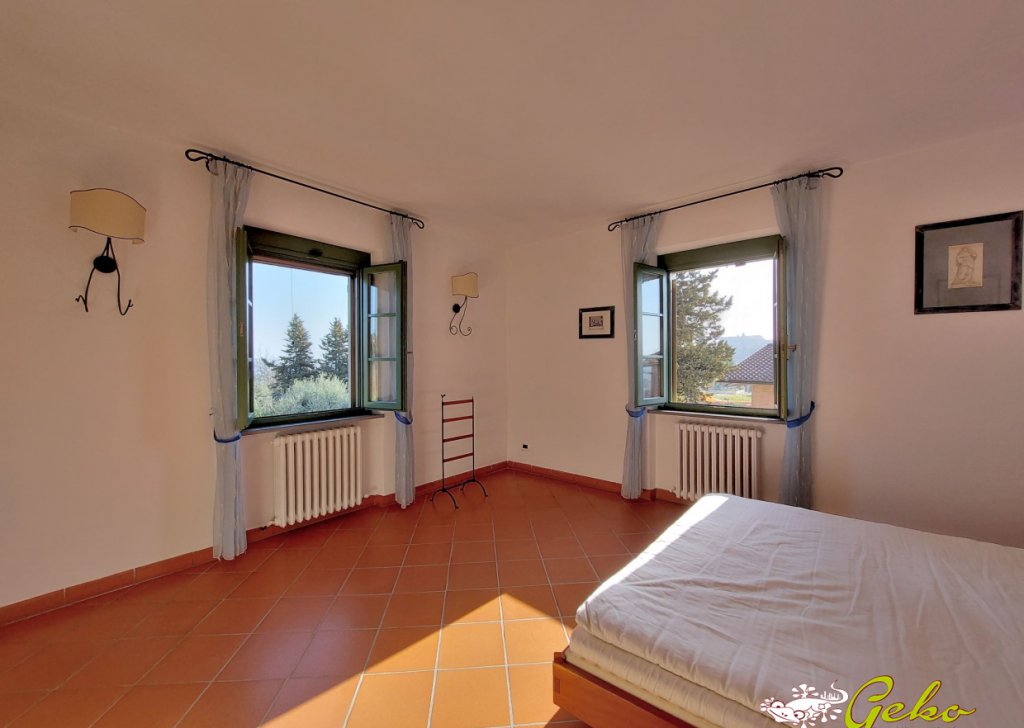 Vendita Appartamenti San Gimignano - * NOSTRA ESCLUSIVA * Incantevole appartamento 80 mq circa  con giardino  garage e piscina Località Zona residenziale Fuori centro
