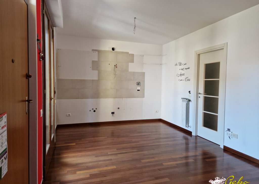 Apartments for sale  60 sqm excellent condition, San Gimignano, locality Badi Elmi