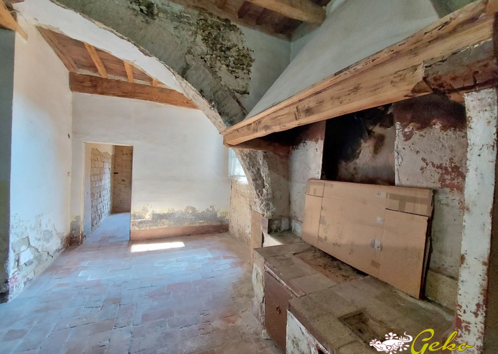 Vendita Appartamenti San Gimignano - Appartamento 80 mq da ristrutturare Centro Storico Località Centro storico