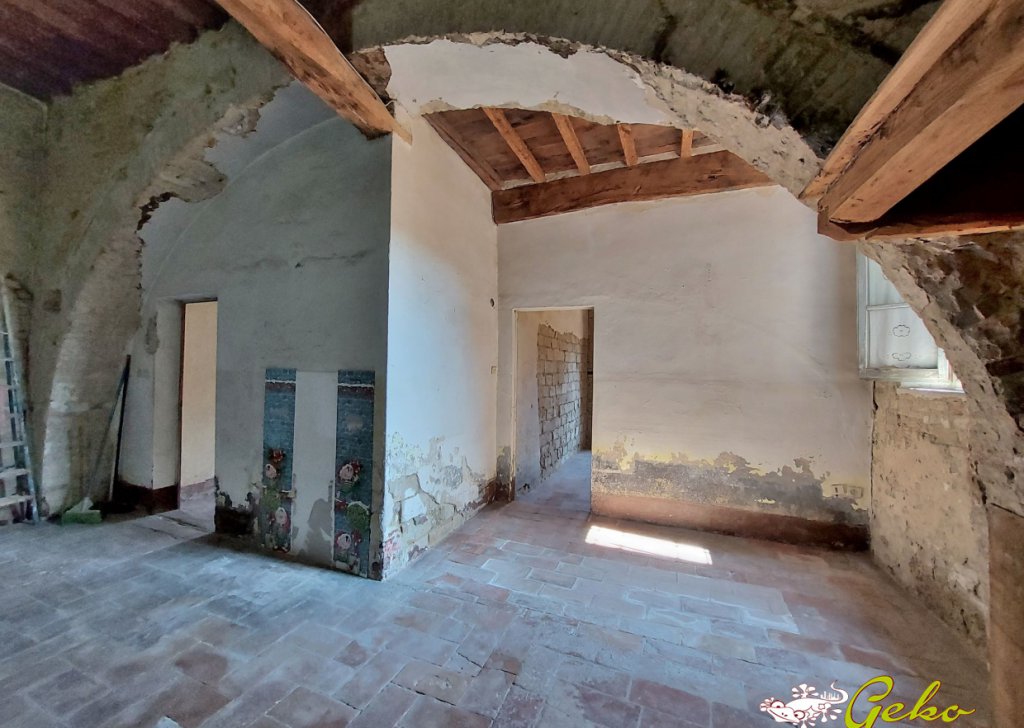 Vendita Appartamenti San Gimignano - Appartamento 80 mq da ristrutturare Centro Storico Località Centro storico