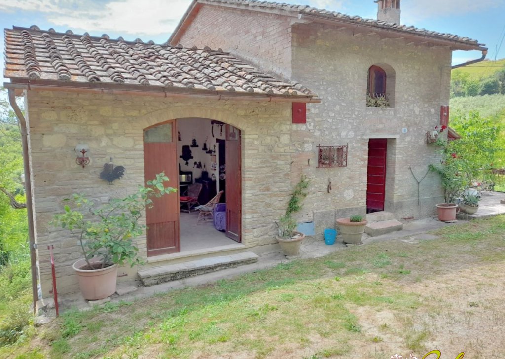 Vendita Case in campagna San Gimignano - Casale rurale in pietra  indipendente  in campagna Località Campagna