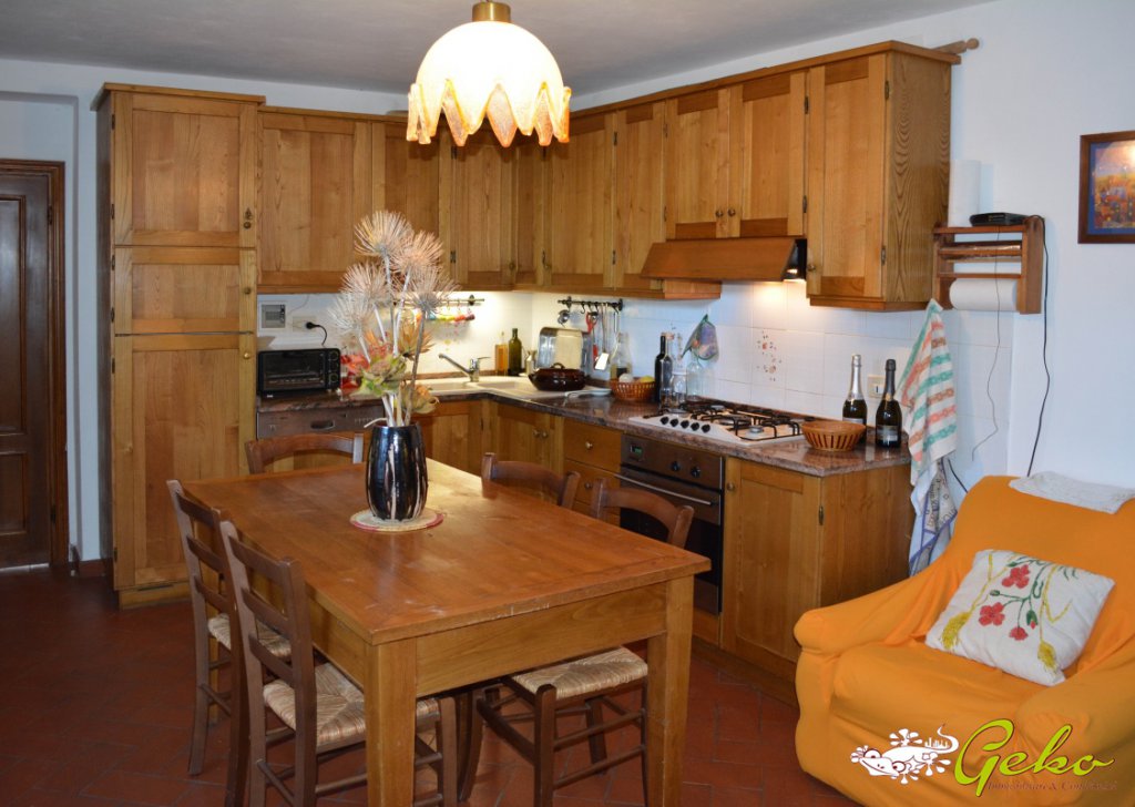 Sale Houses in countryside Certaldo - SALE FARMHOUSE  WITH SWIMMING POOL AND LAND Locality 