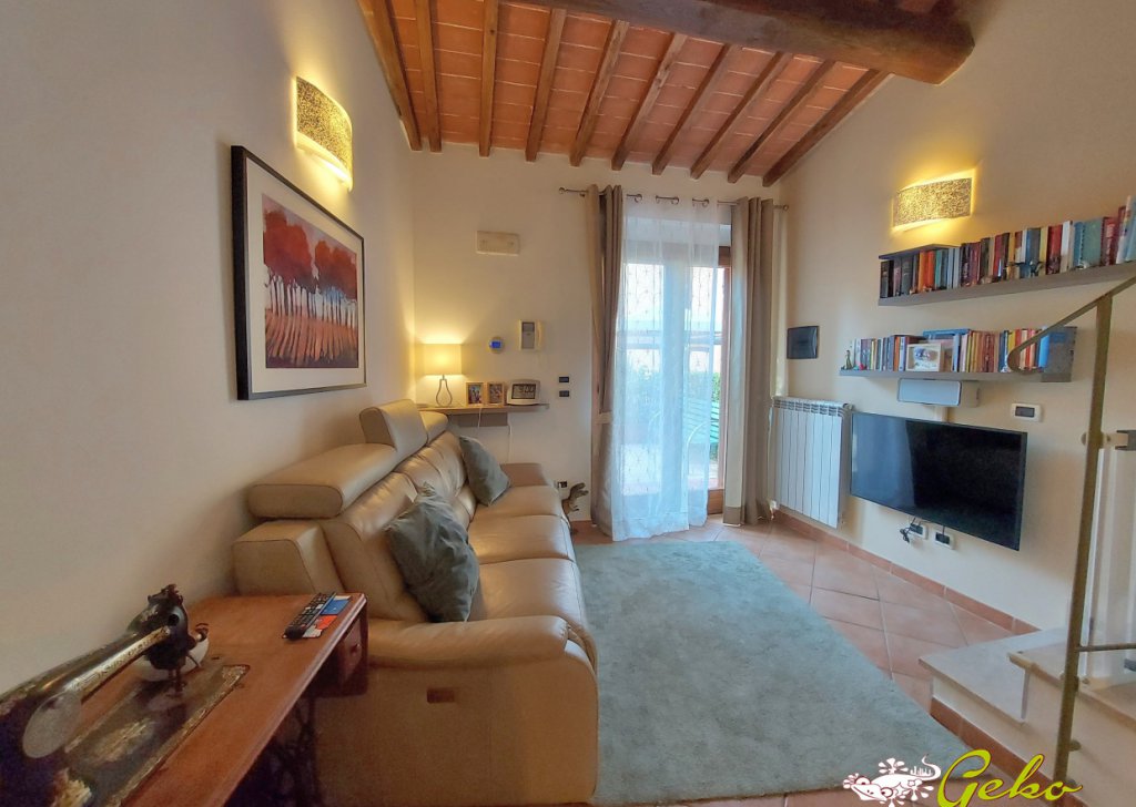 Sale Semi-Independent San Gimignano - Apartment  92 sqm with garden and garage Locality 