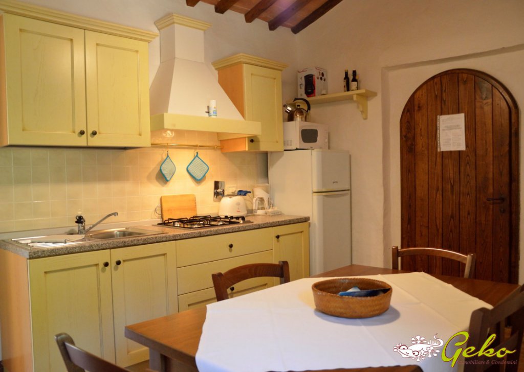 Independent Houses for sale  360 sqm excellent condition, San Gimignano, locality Campagna