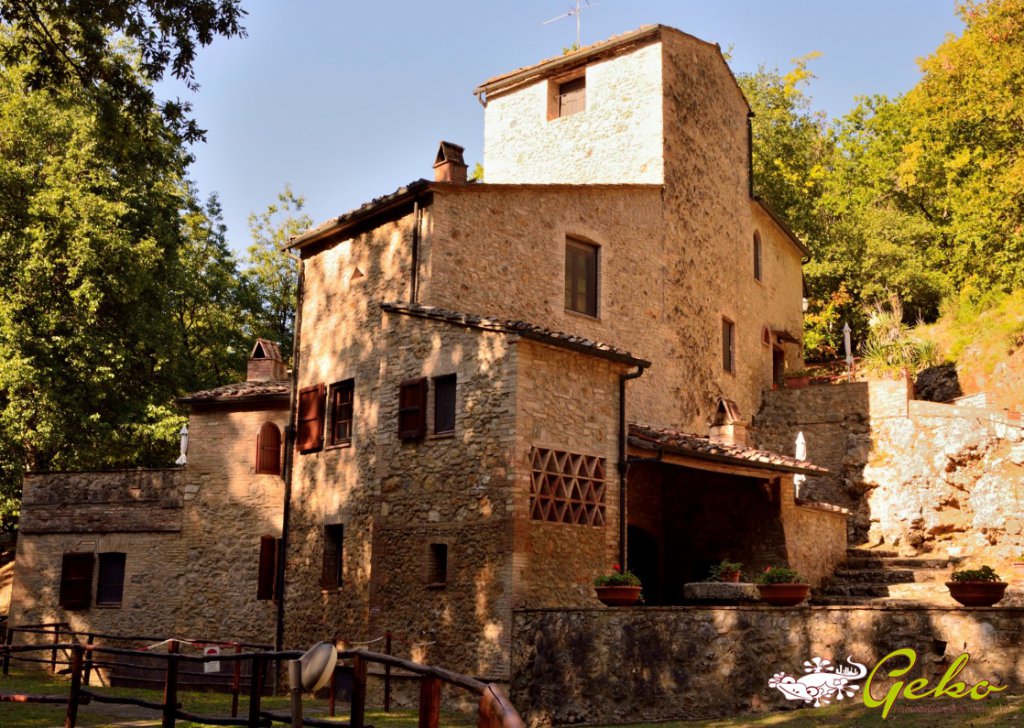 Independent Houses for sale  360 sqm excellent condition, San Gimignano, locality Campagna